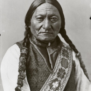 Sitting Bull. Tȟatȟáŋka Íyotake in Lakota